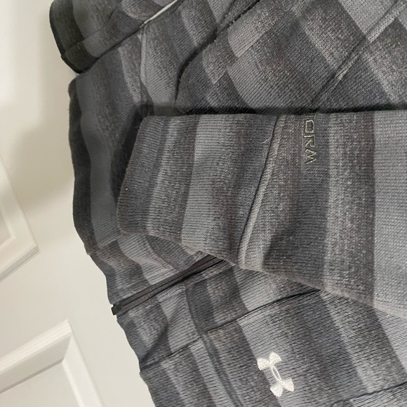 Under armour sweater - Picture 4 of 4